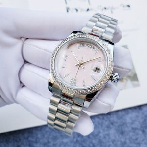 Montres-bracelets Créateurs de mode Hans Davis design Montre sérieuse pratique et non flashy Intérieur de luxe à collectionner Avec diamant Verre brisé R485