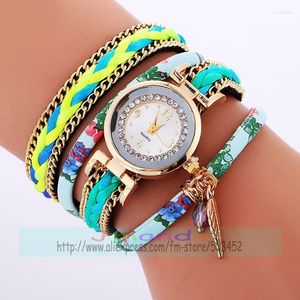 Montres-bracelets 100 pcs/lot 918569 enroulé autour de dame montre en cuir de mode pour les femmes feuille pendentif Quartz élégance bracelet coloré