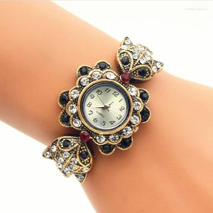 Montres-bracelets 100 pcs/lot Style spécial luxe diamant perlé Bracelet montre Wrap Quartz cristal pour les femmes en gros montre-Bracelet dame