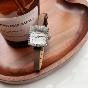 Montres-bracelets 2024 Montre Femme Square Quartz Véritable Cuir Set Diamant Style Dames Party Artisanat Horloge
