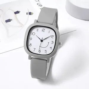 Relojes de pulsera Marca Mujeres Relojes de cuarzo Jelly Color Correa de silicona Estudiante Deportes Reloj Sonrisa Dial Simple Drop