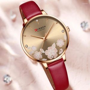 Relojes de pulsera CURREN 9068 Reloj de mujer Lujo Elegante Damas Cuarzo Con cuero Diseño encantador Reloj femenino