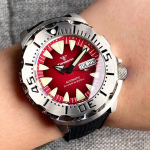 Montres-bracelets Dive 42mm Tandorio Monster Case 200M étanche NH36A montre automatique hommes AR saphir verre lumineux rouge jaune bracelet en caoutchouc