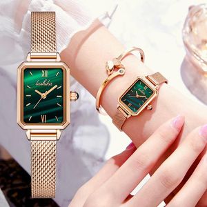 Muñecos de pulsera Fashion Pequeño cuadrado Golden Watches for Women Green Stone Watch BLING Ladies Analógico Quartz Classic Vintage