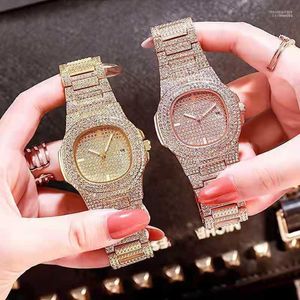 Relojes de pulsera Esfera grande Venta de reloj de lujo para mujer Cristal Cuarzo Acero inoxidable Hombres Imitación Diamante Moun22