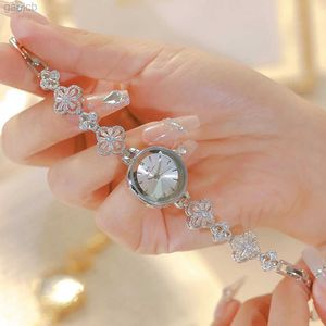 Montres-bracelets Nouveau luxe dames montre or argent petit bracelet montres à quartz 2023 mode femme montre-bracelet cadeau pour petite amie 24319