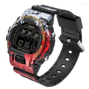 Relojes de pulsera Sanda Reloj deportivo para hombres Top impermeable One G Piece Estilo Moda digital Siete relojes Dragones