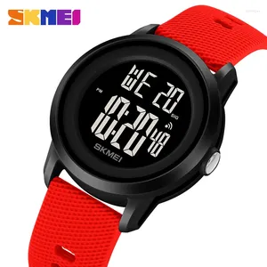 Montre-bracelets Skmei Fashion 5bar Imperproof Stoppropwatch Wristwatch Youth Cool Digital Countdown Sport Watches for Men Women Women Student Alarm Réquimière