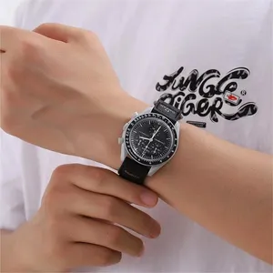 Relojes de pulsera Relojes de luna de cuarzo deportivos para hombres Serie Planeta de moda Reloj de pulsera para hombre con gancho y cinta de bucle para hombre