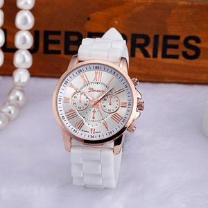 Montres-bracelets Femmes Montres Haute Qualité Genève Chiffres Romains Silicone Gelée Gel Quartz Analogique Poignet Horloge Numérique # W