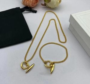 Boucles d'oreilles bracelets de collier de mode pour les nouveaux vêtements de mode boucles d'oreilles en diamant complet