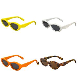 Gafas de sol amarillas para mujeres de alta apariencia lentes elipses espejo patas letras gafas plateadas patrón de leopardo gafas de marco completo caliente exquisito hj073 C4