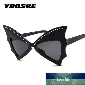 YOOSKE Occhiali da sole oversize da donna Bat Sharp Shades Occhiali da sole Rivetto Big Frame Occhiali da sole Personalità Occhiali da ballo per feste Prezzo di fabbrica design esperto Qualità Ultimi