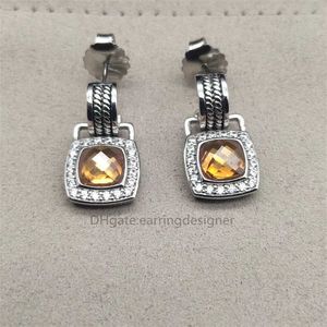 Zircon Store Liquidation Boucle D'oreille En Gros Boucles D'oreilles Cystal De Luxe Petit Incrusté Femmes designer Dangler mode Élégant Haute Qualité Bijoux Cadeau D'anniversaire D28L