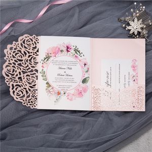 (100 stuks / partij) Zilveren Glittery Laser Cut Rose Wedding Uitnodiging Tri-Fold Aanpassen Verjaardag Invite Card met RSVP-kaarten IC132