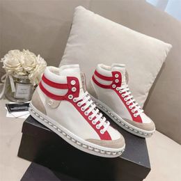 -Designer Damen Freizeitschuhe Frühling Herbst Mode Leder Gummi Sneakers Hochwertige atmungsaktive High Top Freizeitschuhe Größe 35-40