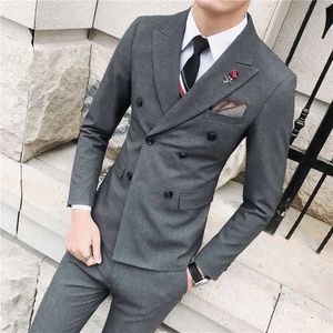 (Chaquetas + Chaleco + Pantalones) Moda para hombre Color sólido Traje de boda con doble botonadura Traje de tres piezas Traje de negocios masculino X0909