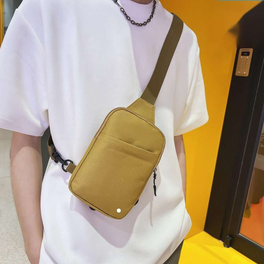 Lu moda markası bir omuz küçük göğüs b erkekler için ins ins insing minimalist mini bel B Erkek ve kadın sporları için gündelik çapraz crossbody