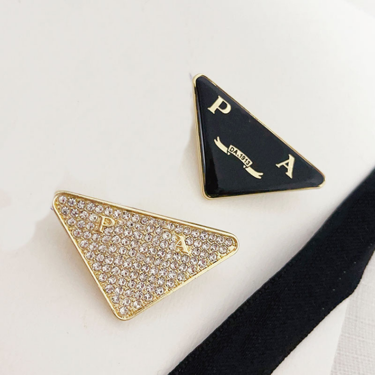 Designers Geometric Diamond Brooches Womens Brand Exquisite Design Gold Brooch Fashion Stainless Steel Solid Color Pins Love