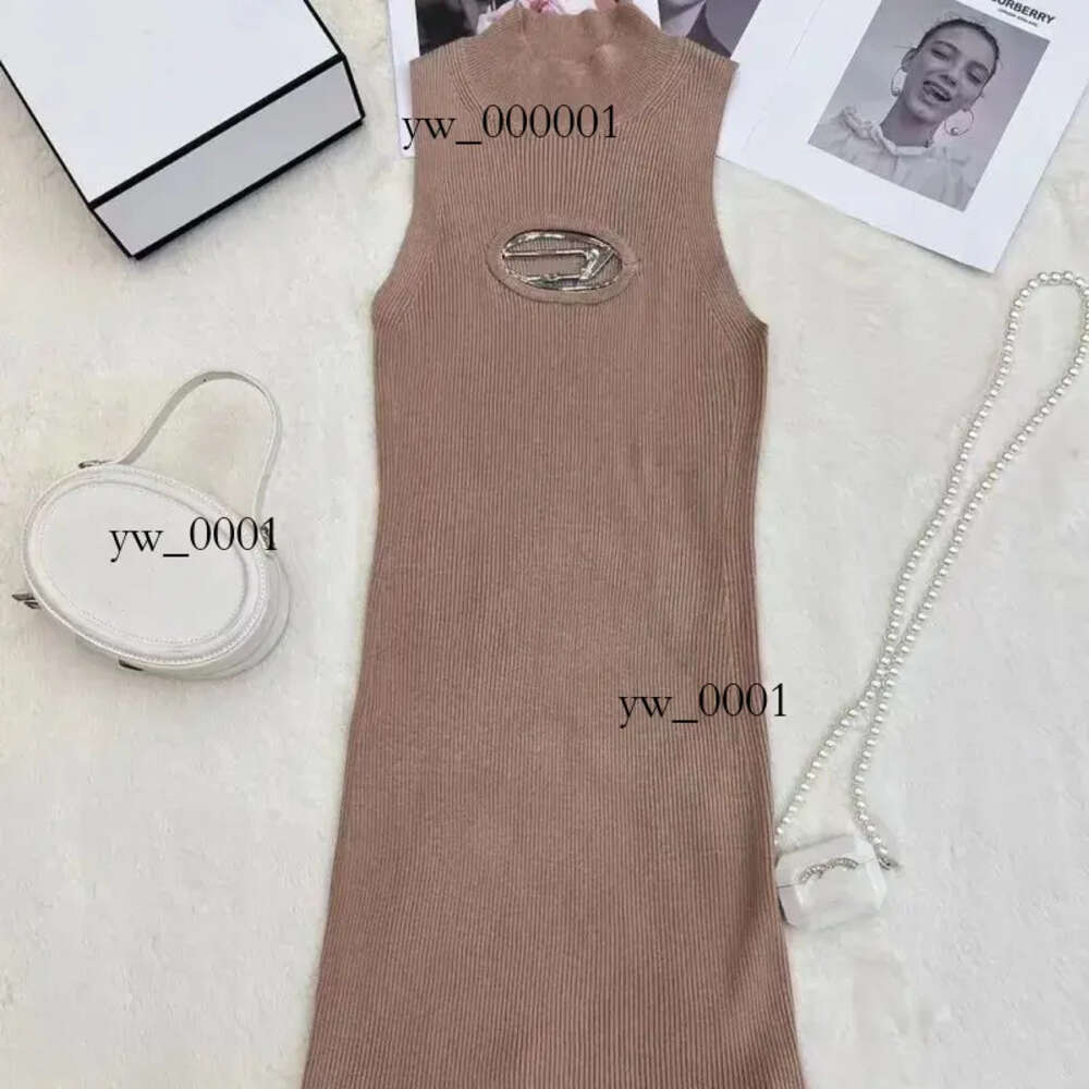 whitedress French Lazy Style 2023 Autumn/Winter Women's Design Sense Solid Color Hooded Loose Fashion Knitted Bottom Dress For Women 5149