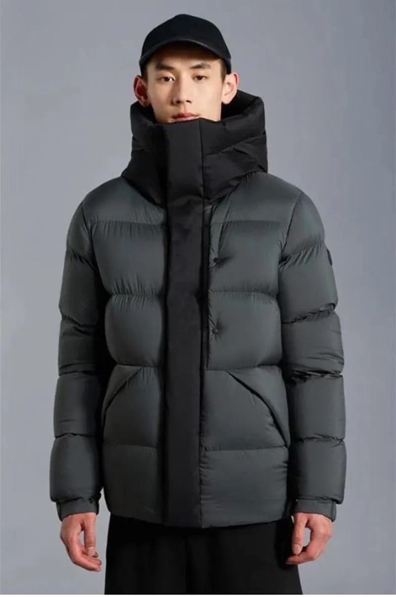男性用のデザイナージャケット冬の膨らむジャケットコートパッドと厚いウィンドブレイカークラシックブランドフード付きジップウォームマターモンジャケット