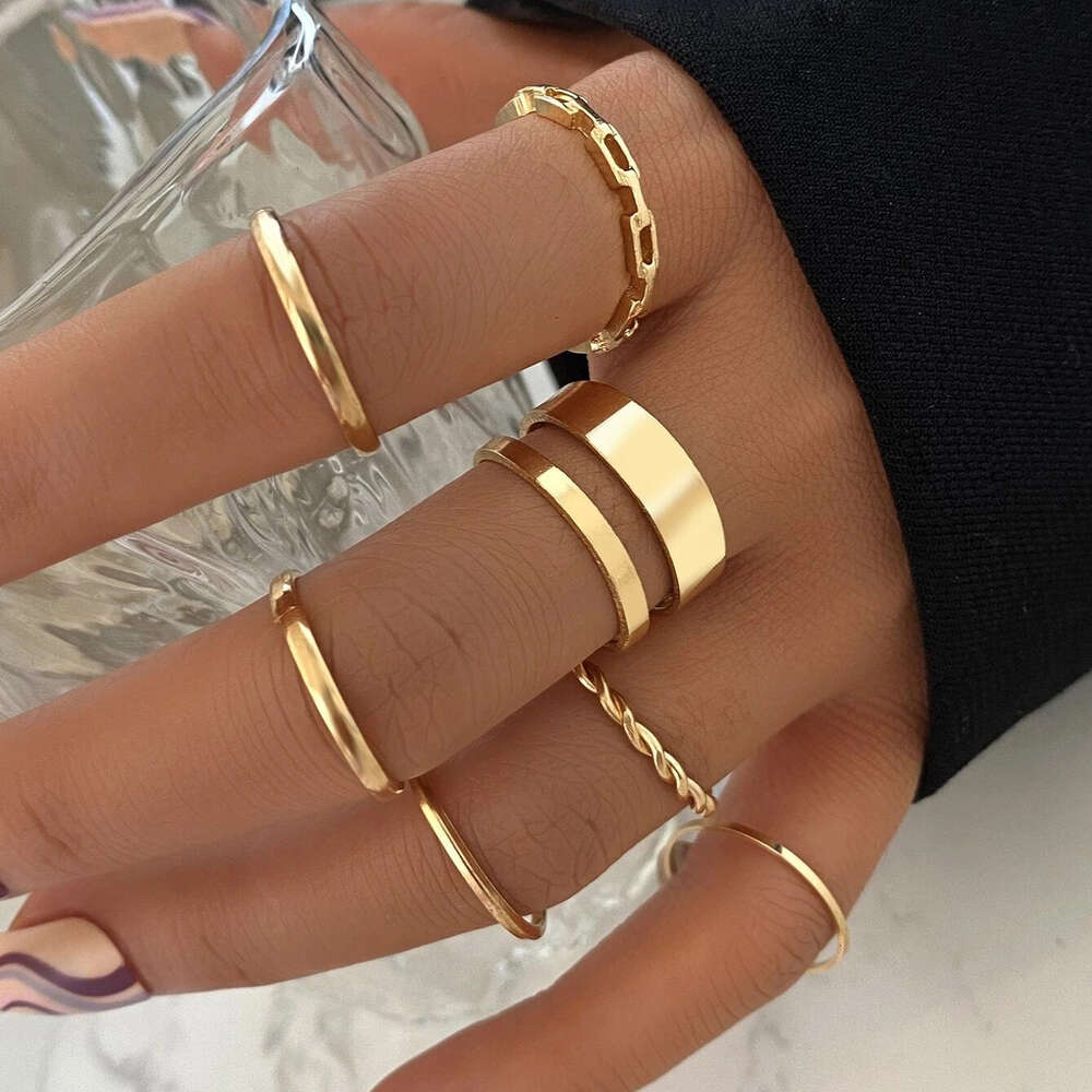 Set di combinazioni di anelli in stile minimalista creativo con giunto in metallo di vendita caldo di 7 anelli