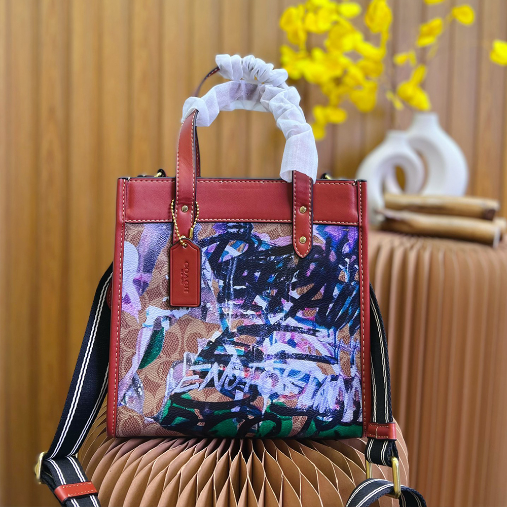 2023 Graffiti Handbag Designer Crossbody Vintage Canvas Classic Women Strawberry Clutch Fashion Trends