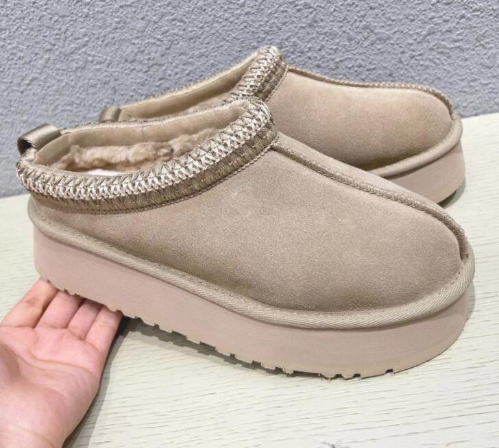 Women Man Tazz Platform Slippers Snow Boots تحافظ على الحذاء الدافئ المريح من جلد الغنم من جلد الغنم. أحذية غير رسمية هدايا جميلة بيع الظباء الساخن