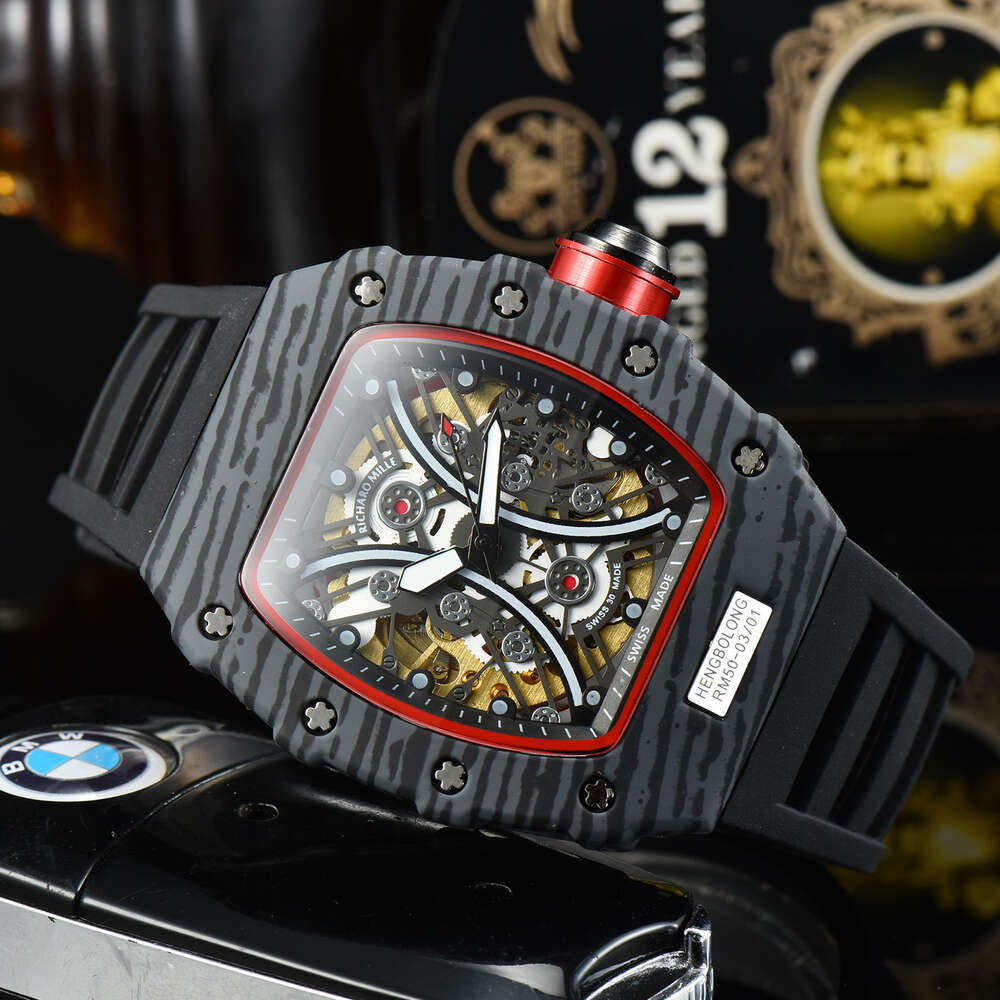 2022 Fashion Sports D Barrel Shaped Business Hinery Imitation Carbon Fiber Universal Wrist Watch for Men and Women