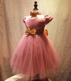 2023 Kinderkleidung, neu, 1–6 Jahre alt, süßes Sommerkleid mit Flugzeugärmeln, Kindergarten-Performance-Kleidung