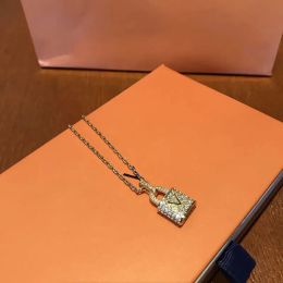 Podkreślenie unikalnych naszyjników z urokiem Wysokiej jakości biżuteria z kluczowym łańcuchem pary luksusowy design unikalny naszyjnik łańcucha zamka