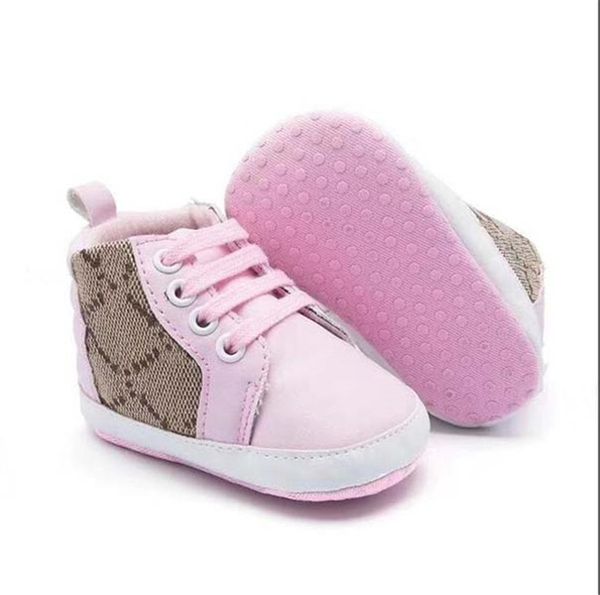 0-1 Chaussures de bébé de nouveau-nés Small Wave Soft Sole Confortable Conception de conception non glissée Baby Boy Boy Girls Chaussures