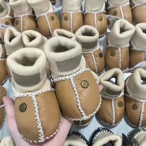 0-2 jaar Babyslofjes Lovey soklaarzen Kinderen Peuter Schoenen Schapenvacht Shearling Klassiek Meisjes Jongen Winter Slip-on Wollen laarsje Cadeau voor kleine baby