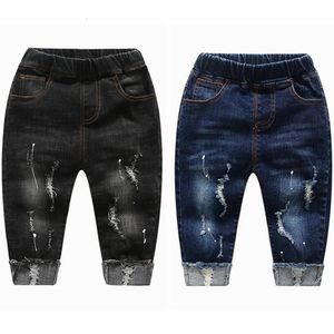 0-5T Baby Jeans Jongens Rekbare Denim Broek Peuterkleding Meisjes Broek Kleine Kinderkleding Blauw Zwart Gescheurde Gaten 240118