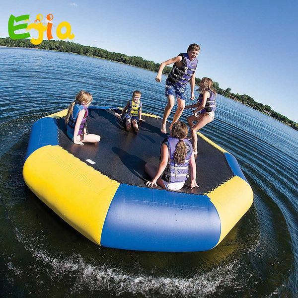 Trampolín de agua inflable de 0.9 mm Juegos de salto inflables Trampolín acuático con tobogán para juegos de parques acuáticos