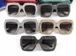 0048 Lunettes de soleil Grand cadre élégant spécial avec cadre en diamant style de vente chaud Lentille circulaire intégrée de qualité supérieure Livré avec étui