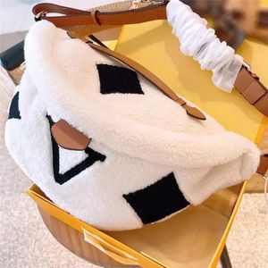 Mens Womens Winter Teddy Waist Bag Designer Chest Bags Crossbody Lamb Wool Genuine Soft Fur Bumbag Classic Shoulder Belt Bag