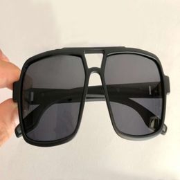 01X Lunettes de soleil polarisées noir mat gris pilote hommes lunettes de soleil de sport lunettes de soleil de mode accessoires lunettes UV400 avec Box302o