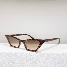 Zonnebril voor dames voor zomer 228 Cat Eye Style Anti-ultraviolette retroplaat Volledige frame bril Random Box