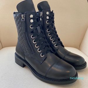 021 designer Moda Donna Martin Stivali Cowskin Pelle di fascia alta qualità di livello superiore Knight Boot lacci Apertura con cerniera regolabile 2021