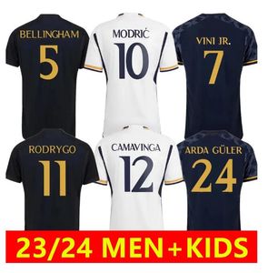 Hommes Enfants 2023 2024 Kits de football VINI JR MODRIC Maillots de football 23/24 Camiseta de futbol KROOS BELLINGHAM CAMAVINGA VALVERDE RODRYGO ALABA Kit de football pour enfants