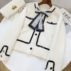 04B7 Damestruien Autumn Women Designer Hoge kwaliteit Oneck Cardigan Sweater Sweater Coats Fashion Bow Tie Sweaters