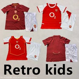 05/06 Retro kinder VOETBALJERSEY HIGHBURY THUISVOETBALSHIRT PIRES HENRY REYES 05 06 BERGKAMP ADAMS Persie WRIGHT truien 666