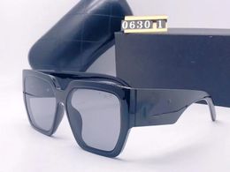 0630 54mm surdimensionné carré noir femmes lunettes de soleil nouveau avec boîte d'étiquettes couleur mélangée paillettes dégradé carré surdimensionné