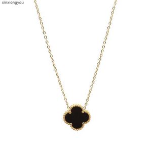 0m0b Ontwerper voor Vrouw Moissanite Sieraden Mannen Verguld Mode Eenvoudige Korte Brede Ketting Klavertje Vier Hanger Ketting 18k Gouden Kettingen Sieraden