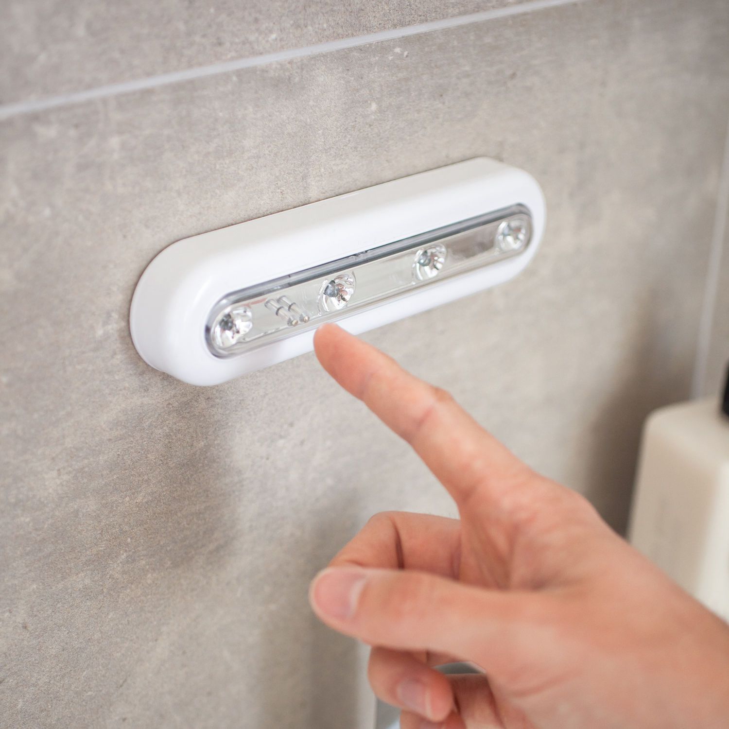 Small 5 LED Touch Night Light Under Cabinet Closet Push Tap Stick On Lamp.