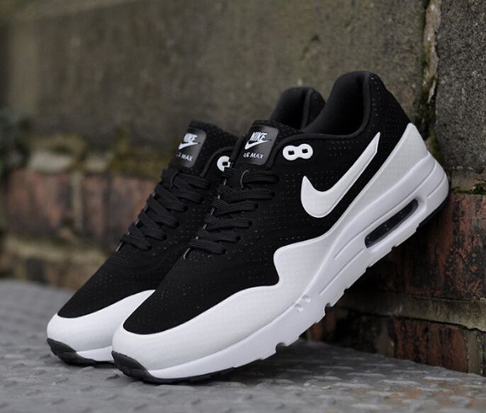 nike air max one black white