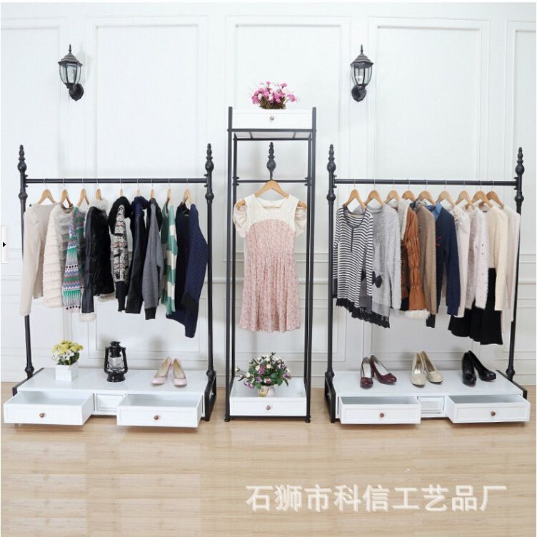 invención Cuervo Espíritu Estante de ropa de hierro Exhibición de ropa Colgador de ropa Colgador de ropa en rack invención Cuervo Espíritu Estante de ropa de hierro Exhibición de ropa Colgador de ropa Colgador de ropa en rack