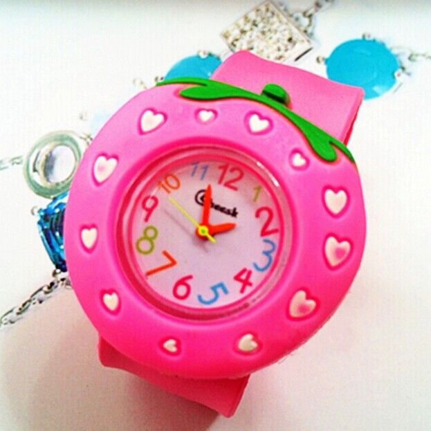 Grosshandel Nette Silikon Gelee China Uhren Fur Kinder Weihnachten Geburtstag Geschenke Erdbeeren Snap Slap Sport Uhren Armbanduhr Neue Ankunft Von Jackylucy 1 74 Auf De Dhgate Com Dhgate
