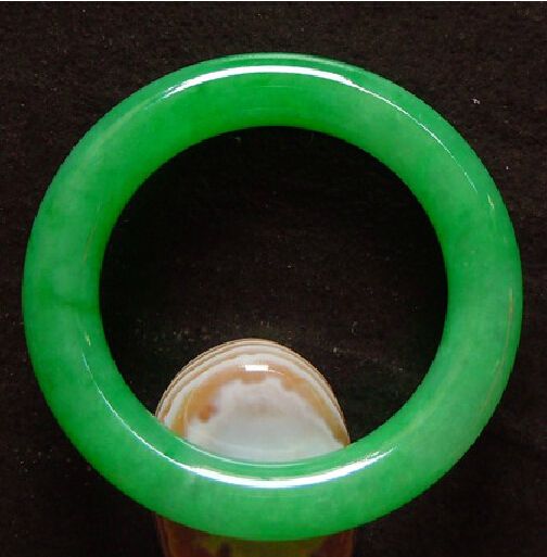 round jade bangle